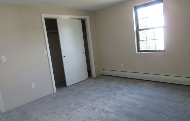 Plaistow Remodeled 2 Bedroom Condominium!   Heat/HW Included!