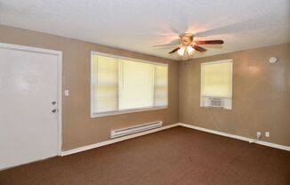 2 beds, 1 bath, $895