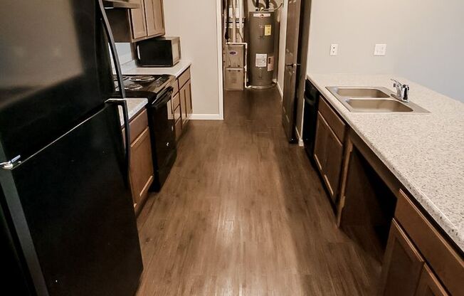 2 beds, 2 baths, 1,185 sqft, $1,450, Unit 3500-108
