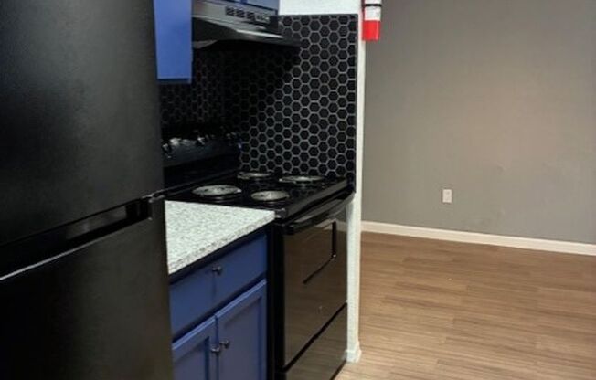 1 bed, 1 bath, 750 sqft, $925, Unit 6801