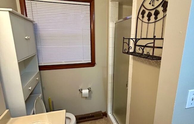 2 beds, 2 baths, $1,295