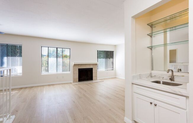 Beautifully Remodeled Home in Bay Park/Bay Ho