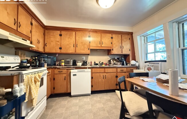 195 MT AUBURN ST