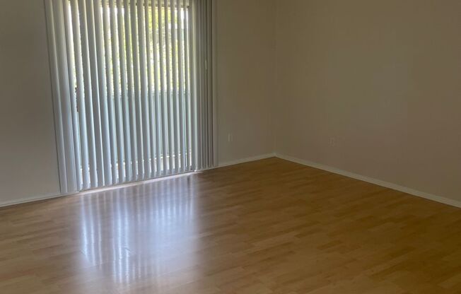 2 beds, 2 baths, 940 sqft, $1,530, Unit OCR-219