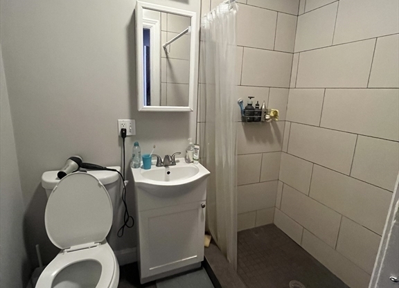 Studio, 1 bath, 450 sqft, $2,450, Unit 117