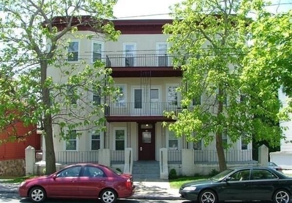 100 QUINCY AVE