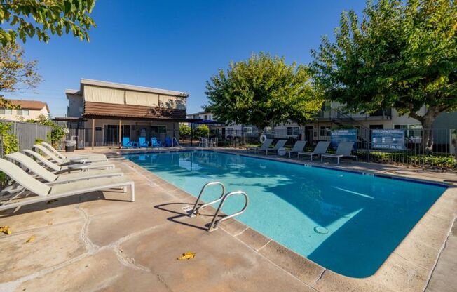 3 beds, 2 baths, 1,200 sqft, $2,900, Unit 633-35