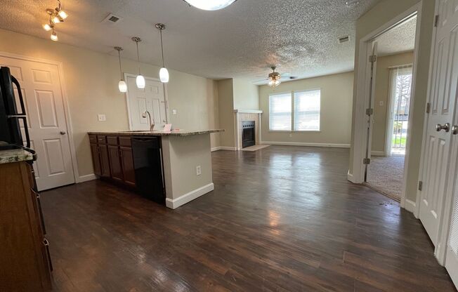 1 bed, 1 bath, 652 sqft, $1,325, Unit #707