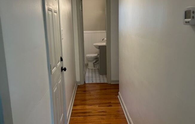 2 beds, 1 bath, $995