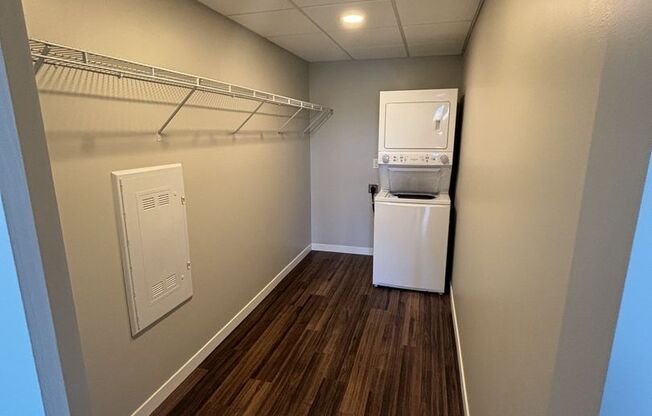 1 bed, 1 bath, 929 sqft, $1,800, Unit 208