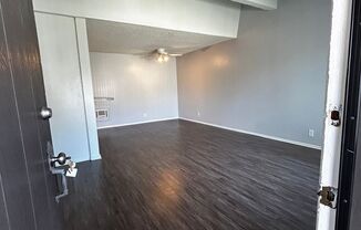 111 Tustin Plaza Apartments