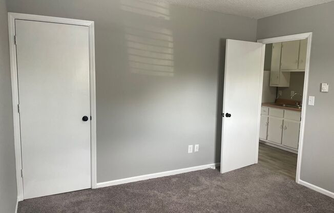 1 bed, 1 bath, $700, Unit 341-C