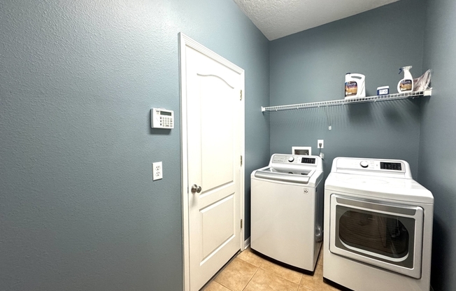 920 LOST GRV CIR