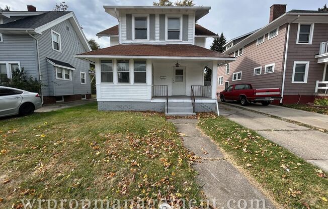 3 Bed 1 Bath Home in Quiet Toledo Neighborhood