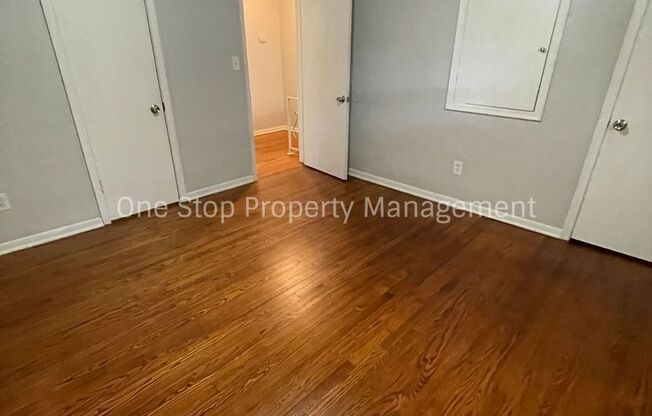 2 beds, 1 bath, $860