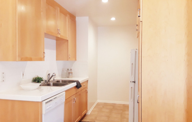 808-812 Westmount Drive