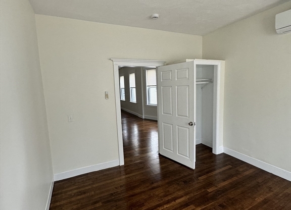 3 beds, 1 bath, 1,100 sqft, $3,000, Unit 1