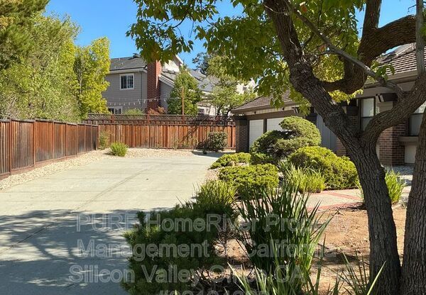 10180 BYERLY CT
