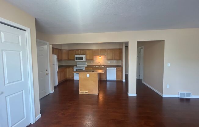 886 Wescott Sq