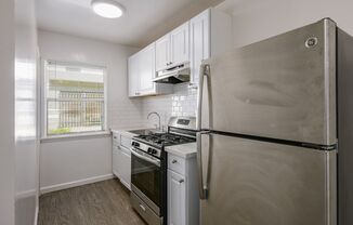 Studio, 1 bath, 450 sqft, $1,595, Unit 07