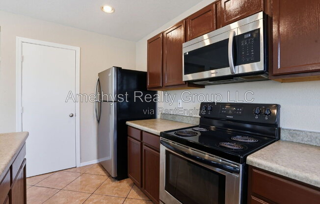4 beds, 2.5 baths, 2,317 sqft, $2,295