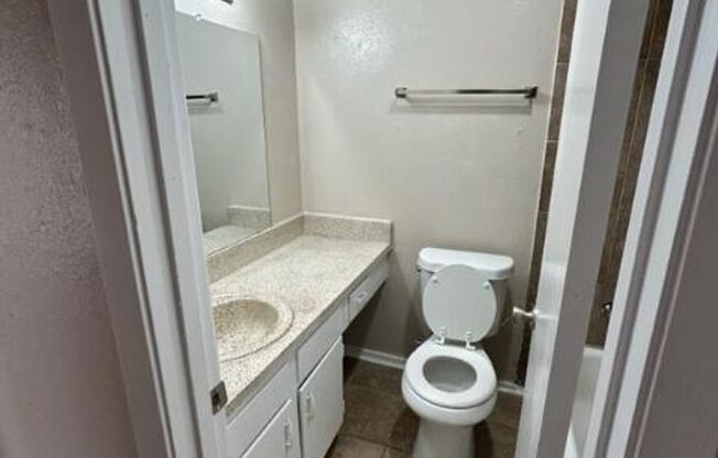 3 beds, 2 baths, 1,350 sqft, $2,055, Unit 3-1623-B