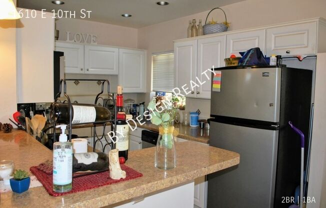 Updated 2 Bedroom 1 Bath - Quick Walk/Bike to UofA