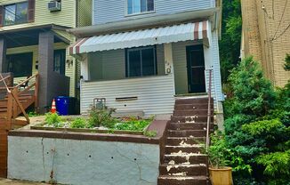 Versatile 3 bed 2 bath house in Pittsburgh, PA!