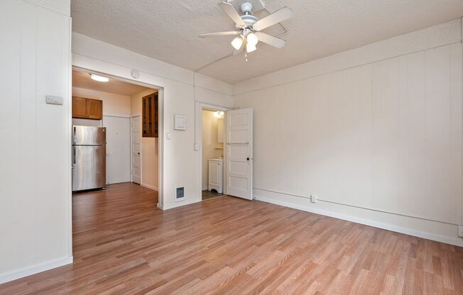 Studio, 1 bath, 359 sqft, $1,295, Unit 306