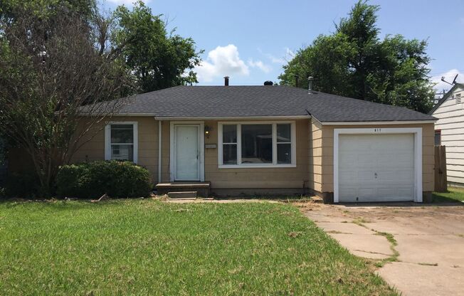 3 Bed 1.5 Bath in Midwest City!