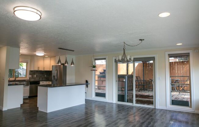 4 bedroom 3 bath house for rent- Great location in Milwaukie, OR!