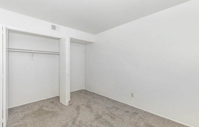 2 beds, 1 bath, 899 sqft, $1,262, Unit 1146