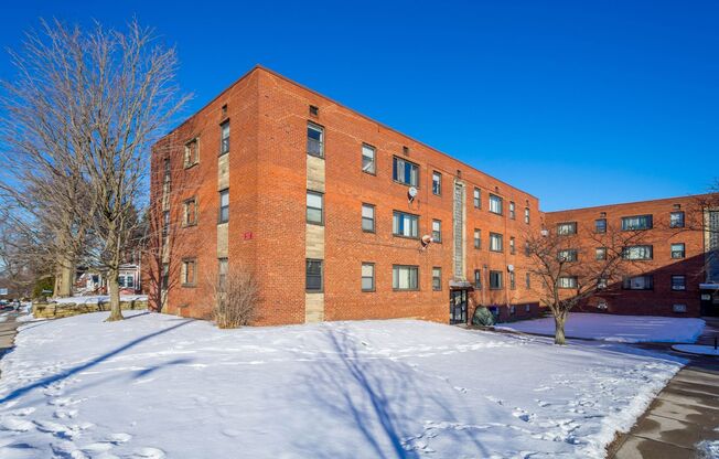 2 beds, 1 bath, 800 sqft, $1,299, Unit 2117 Brownsville Road - B11