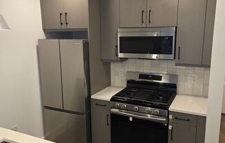 046 - 400 NEWARK REALTY LLC