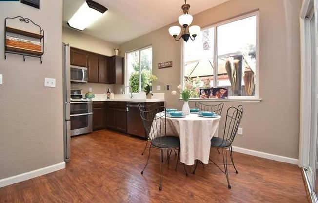 99 ARBOR SPG LN