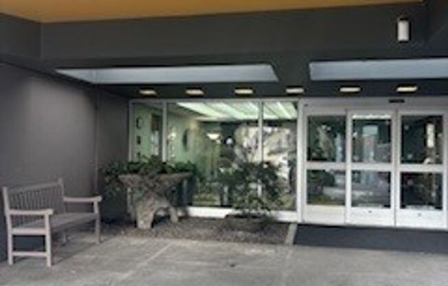 1 bed, 1 bath, 744 sqft, $1,450, Unit 511