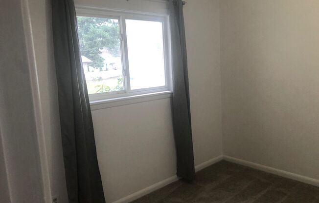 2 beds, 1 bath, 726 sqft, $1,600