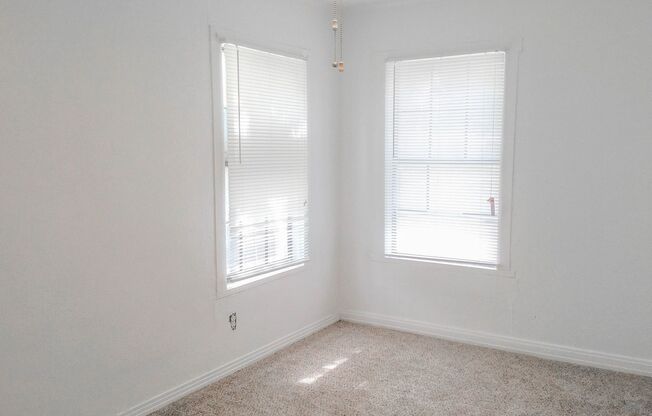 1 bed 1 bath Close to Texas Tech Pre-Leasing