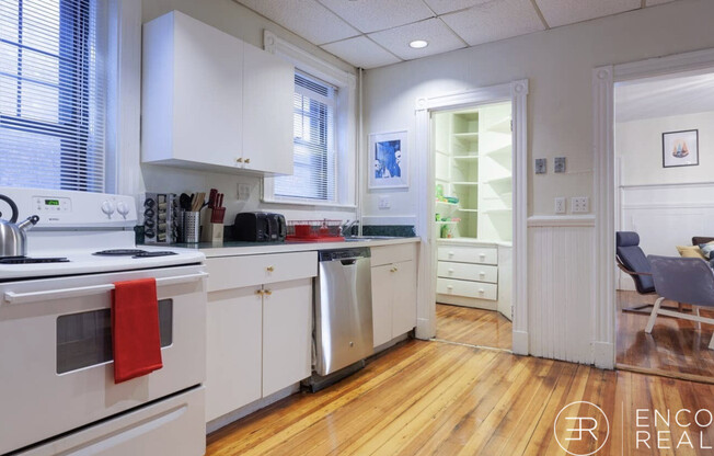 1247 Beacon St Apt 2C