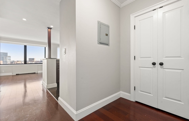 1 bed, 1 bath, 880 sqft, $4,200, Unit 15E