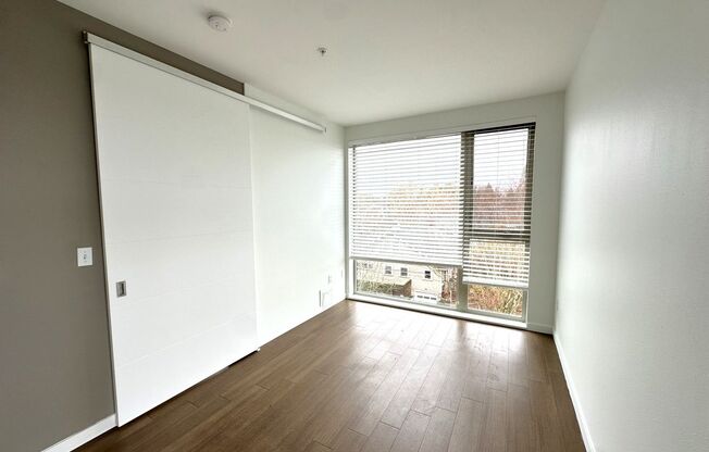 2 beds, 1 bath, 728 sqft, $1,999, Unit 207