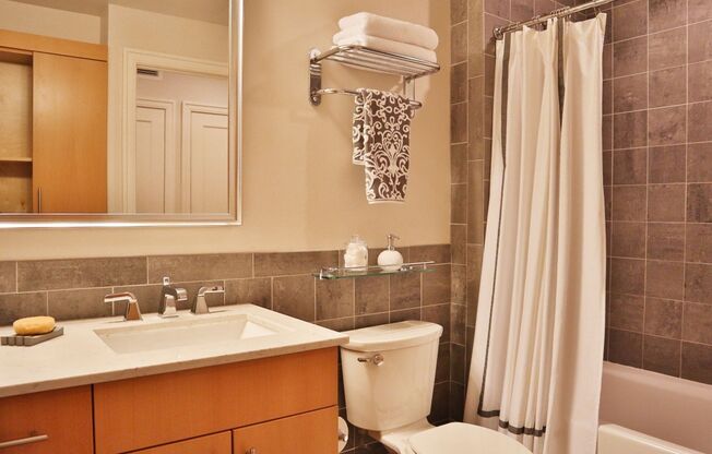 1 bed, 1 bath, $2,650, Unit 817