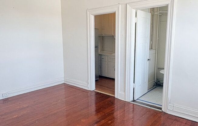 1 bed, 1 bath, 2 sqft, $999, Unit #407