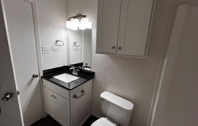 2 beds, 2 baths, 883 sqft, $995, Unit 501