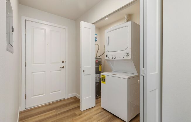 2 beds, 2 baths, 1,005 sqft, $2,795, Unit 402