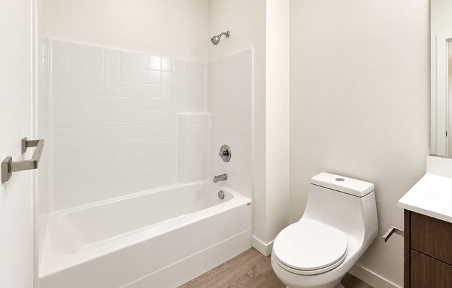 2 beds, 1 bath, 692 sqft, $1,725, Unit 205