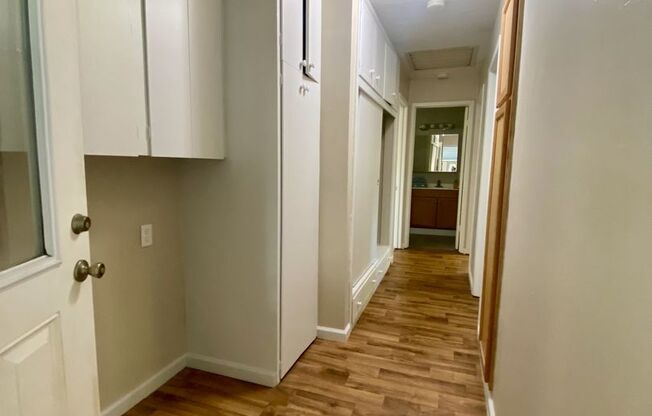 2 beds, 1 bath, $2,100