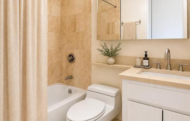 1 bed, 2 baths, 805 sqft, $4,500, Unit 6K