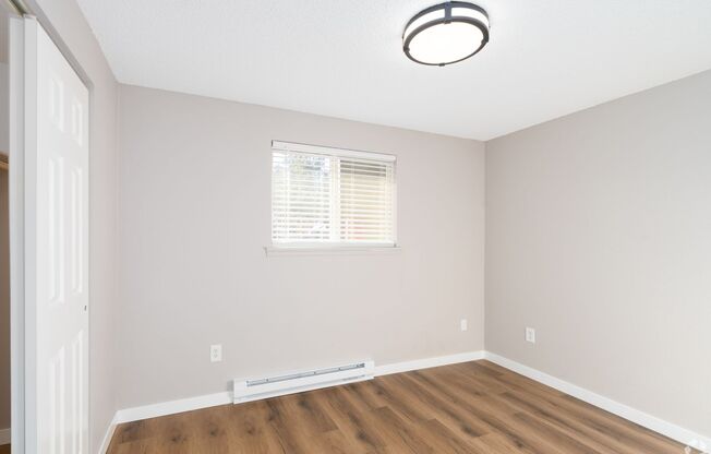 1 bed, 1 bath, 680 sqft, $1,100, Unit 15