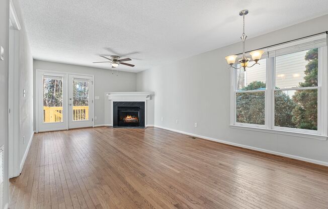 Adorable 3 Bedroom End Unit Townhome in Raleigh!
